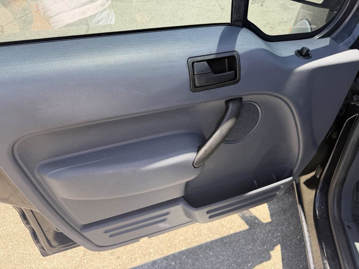 Used 2012 Ford Transit Connect XLT Premium w/ Taxi Pkg FWD image 27
