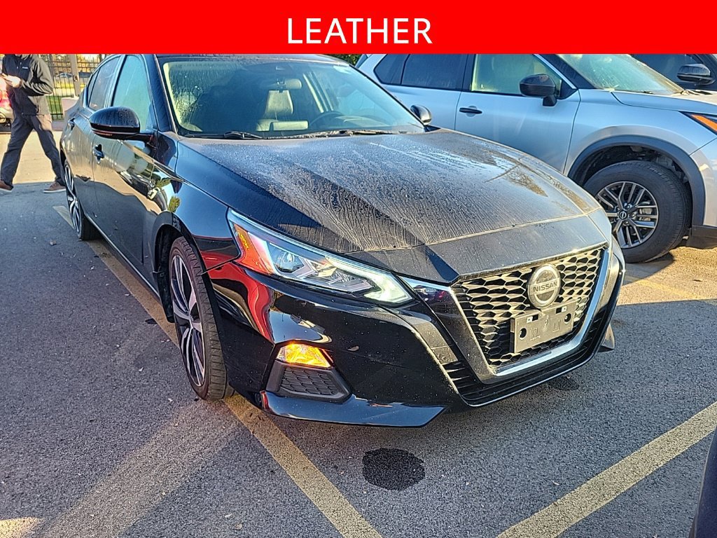 Used 2020 Nissan Altima 2.5 SR w/ Premium Package FWD image 3