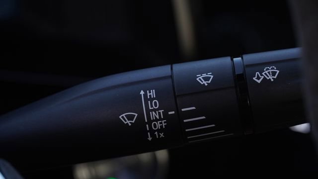 Used 2022 Chevrolet Corvette Stingray Preferred Cpe w/ Engine Appearance Package image 26