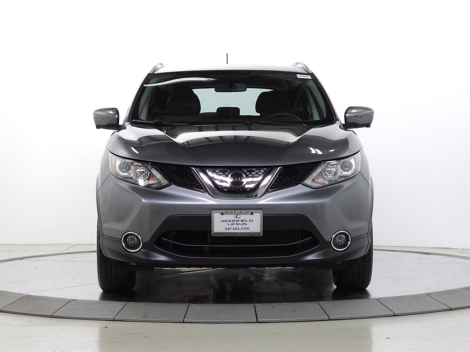 Used 2018 Nissan Rogue Sport SV w/ SV Technology Package AWD/4WD image 2