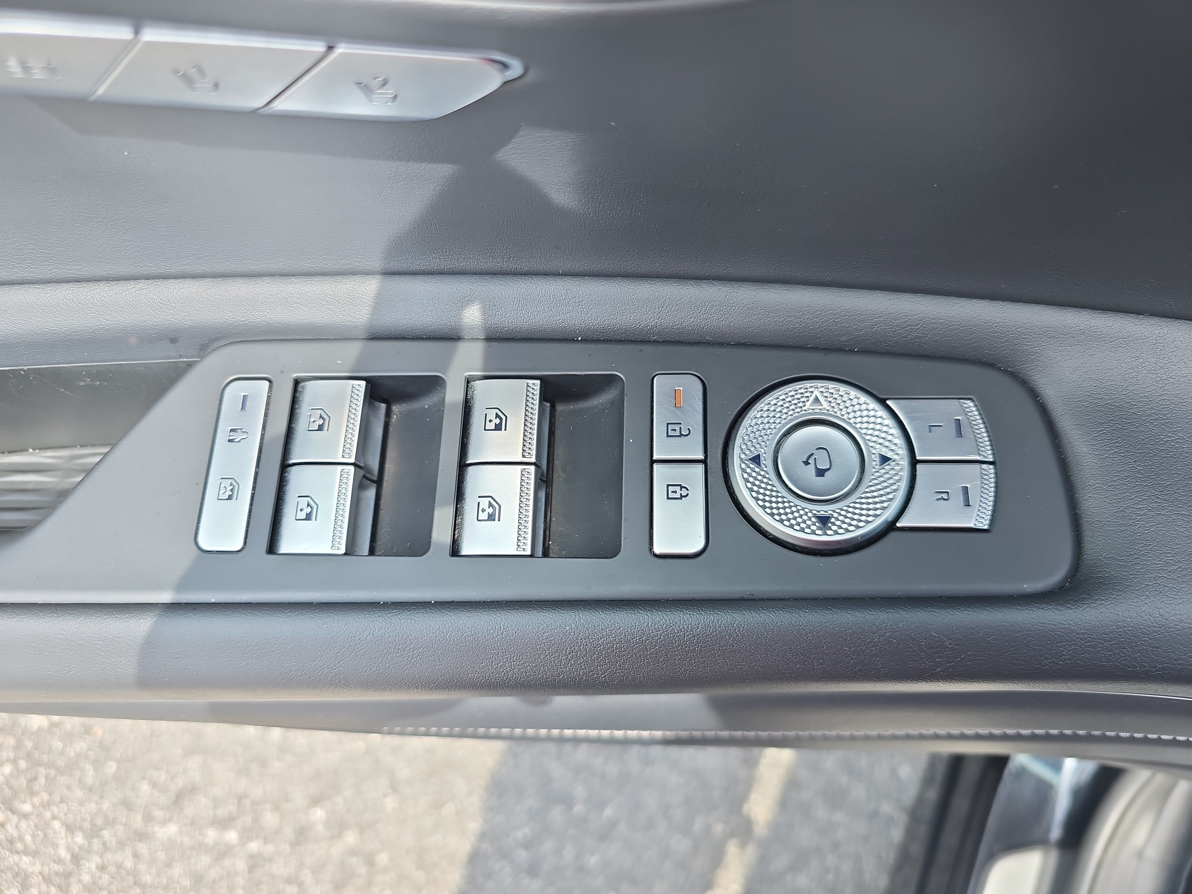 Used 2025 Genesis GV80 2.5T Standard AWD/4WD image 26