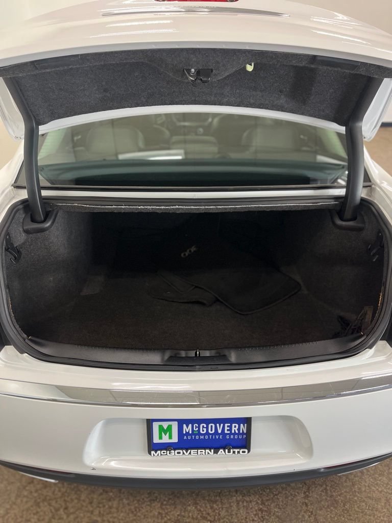 Used 2017 Chrysler 300 Limited AWD/4WD image 6