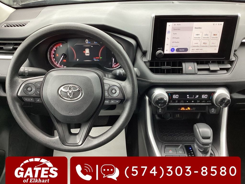 Used 2025 Toyota RAV4 XLE AWD/4WD image 17