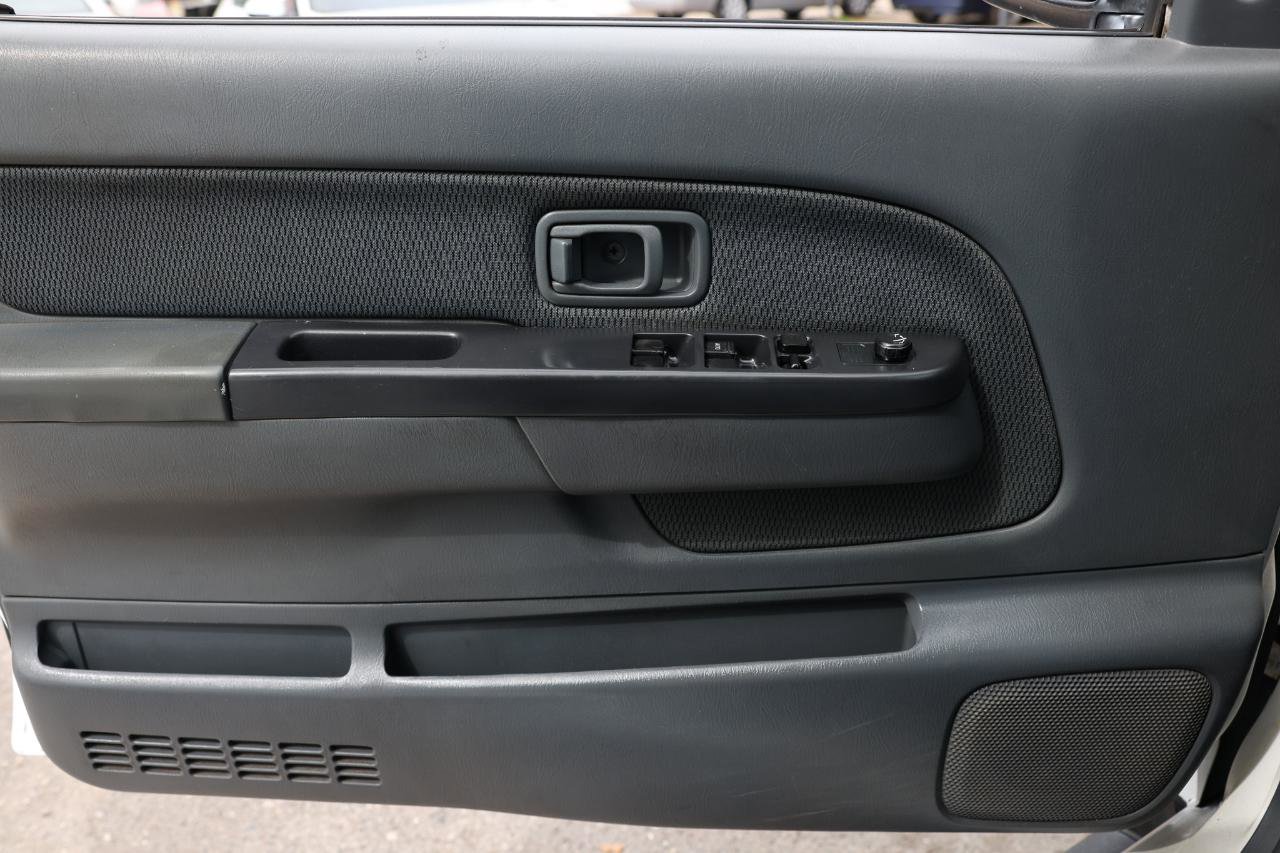 Used 2004 Nissan Frontier XE w/ (PWR) Pwr Pkg image 37