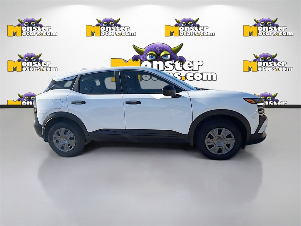 Used 2025 Nissan Kicks S image 4