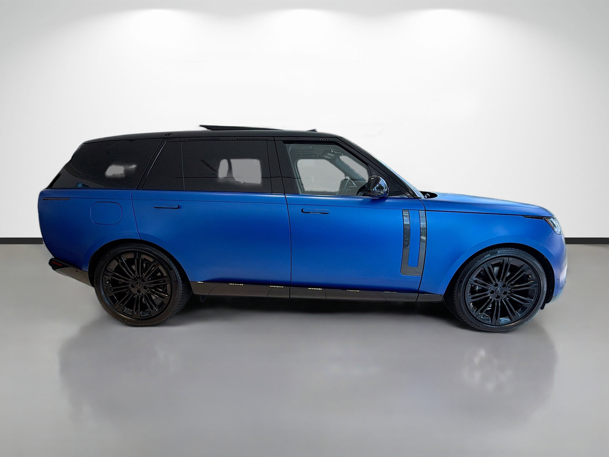 New 2026 Land Rover Range Rover Long Wheelbase Autobiography AWD/4WD image 2