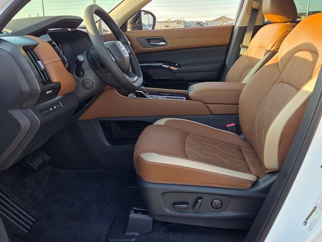 New 2026 Nissan Pathfinder Platinum w/ Cargo Package FWD image 5