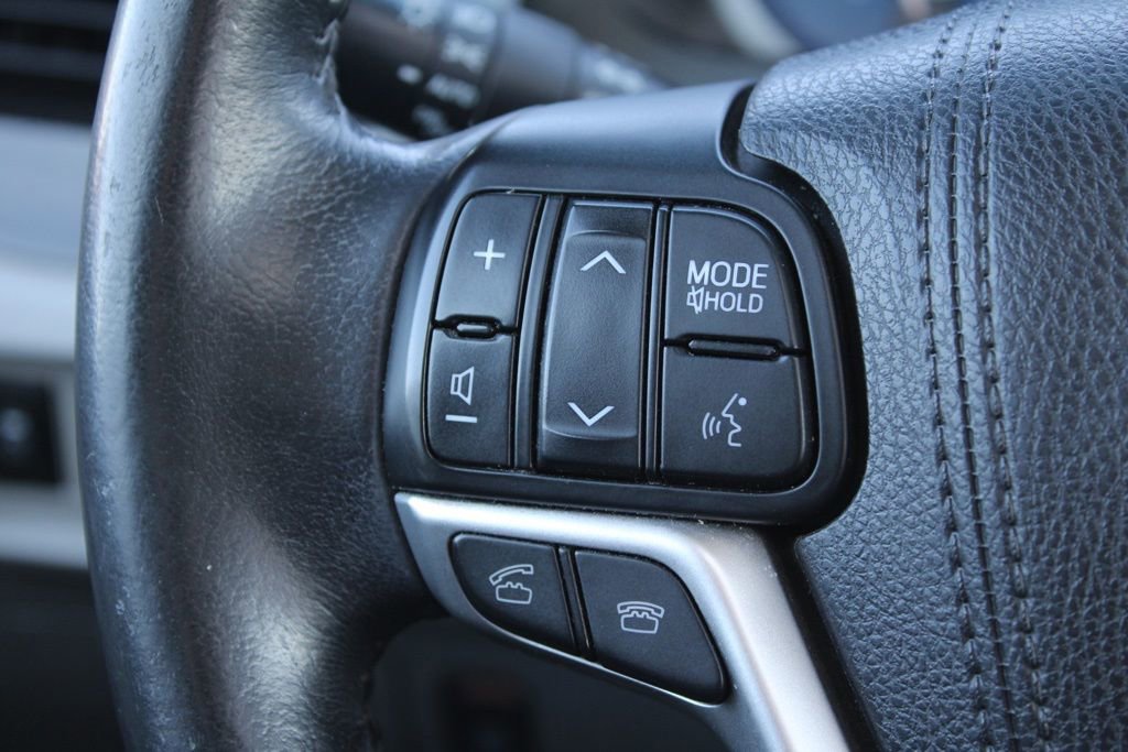 Used 2015 Toyota Sienna XLE image 35