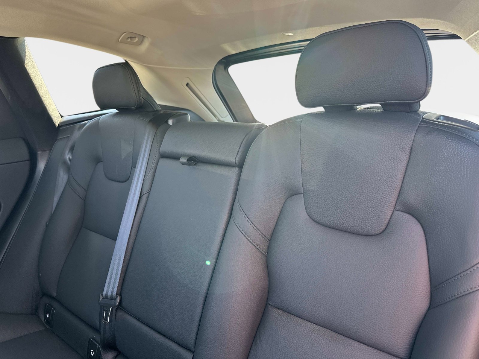 Certified 2025 Volvo XC60 B5 Plus image 13