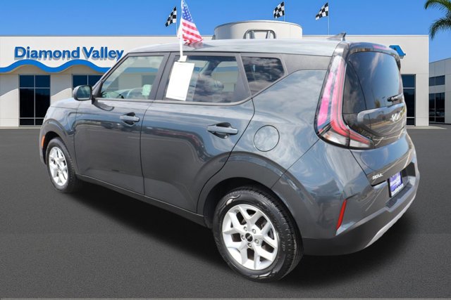 Used 2025 Kia Soul LX w/ LX Technology Package FWD image 4