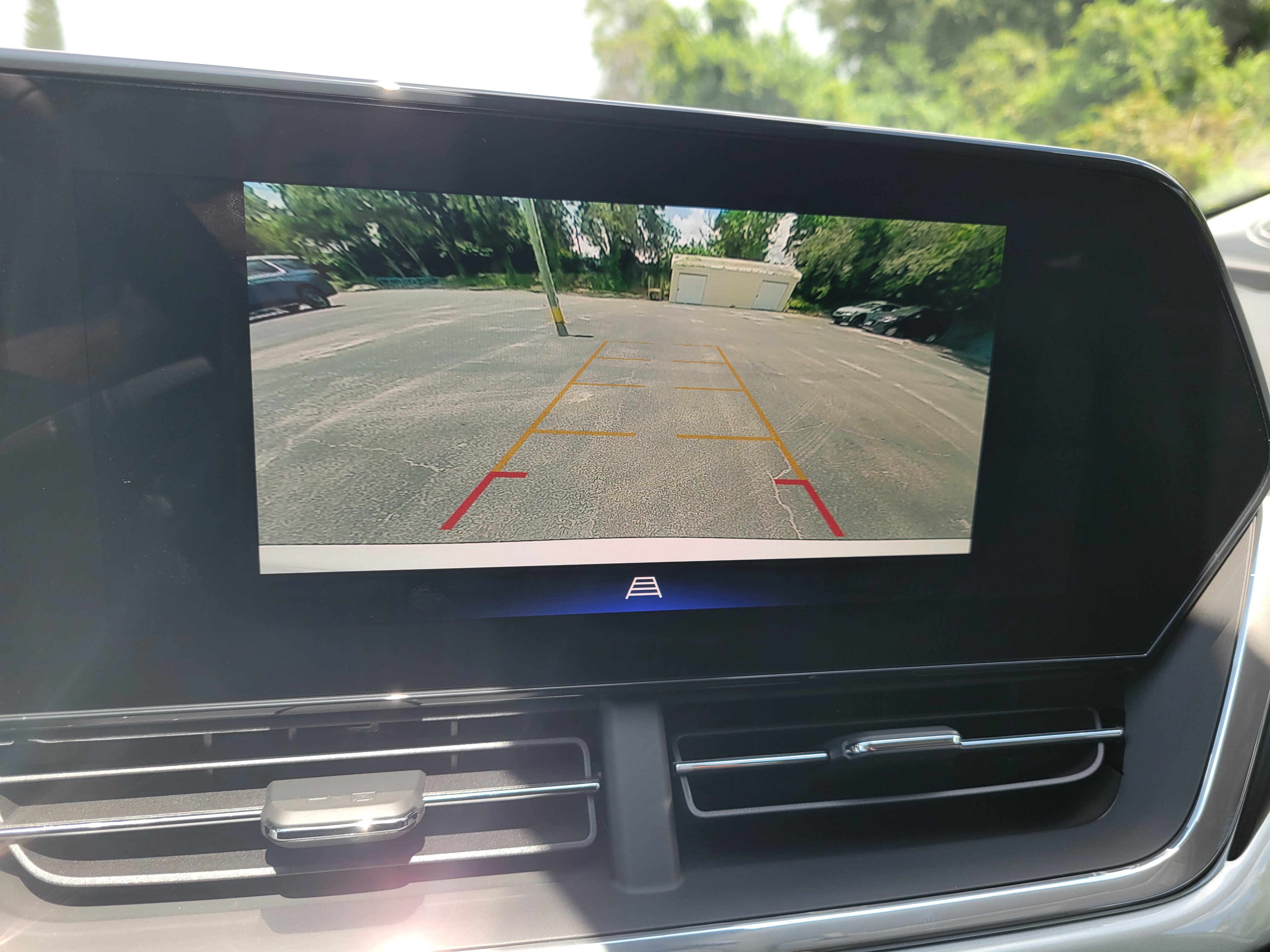 New 2026 Chevrolet Trax LT w/ Driver Confidence Package FWD image 18
