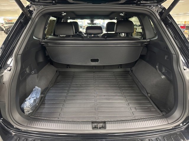 Used 2024 Volkswagen Tiguan SE R-Line image 15