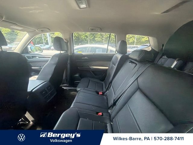Certified 2023 Volkswagen Atlas SE w/ Black Wheel Package AWD/4WD image 10