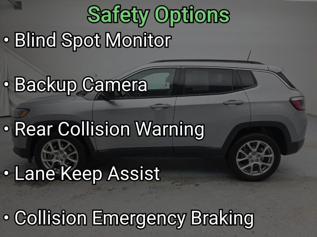 Used 2023 Jeep Compass Latitude image 9