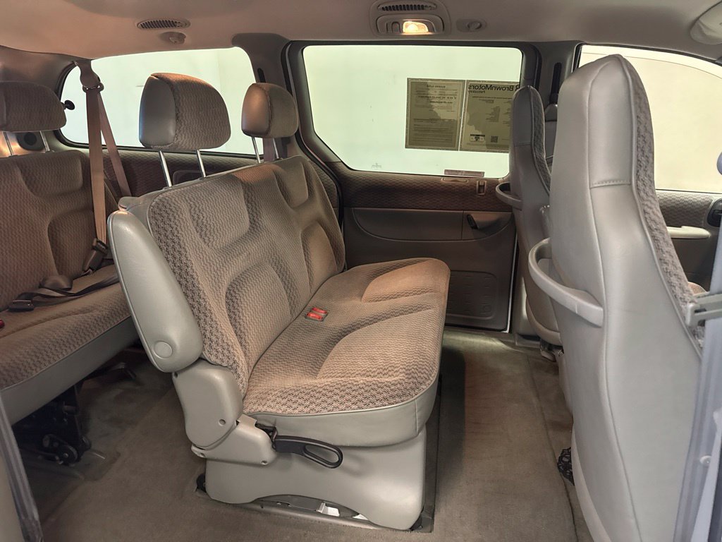Used 2000 Dodge Grand Caravan SE FWD image 12