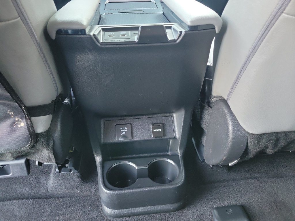 Used 2025 Toyota Sienna XLE w/ XLE Plus Package FWD image 15
