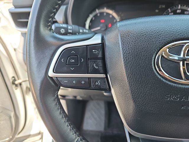 Used 2024 Toyota Highlander LE FWD image 18
