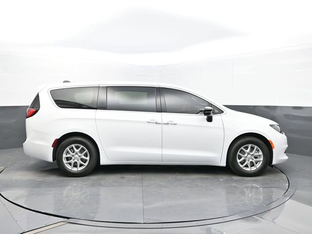 New 2025 Chrysler Voyager LX FWD image 6