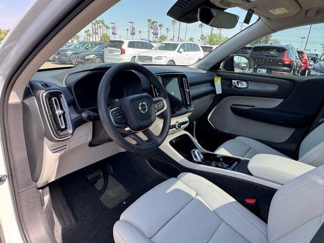 New 2025 Volvo XC40 B5 Plus w/ Protection Package Premier image 13