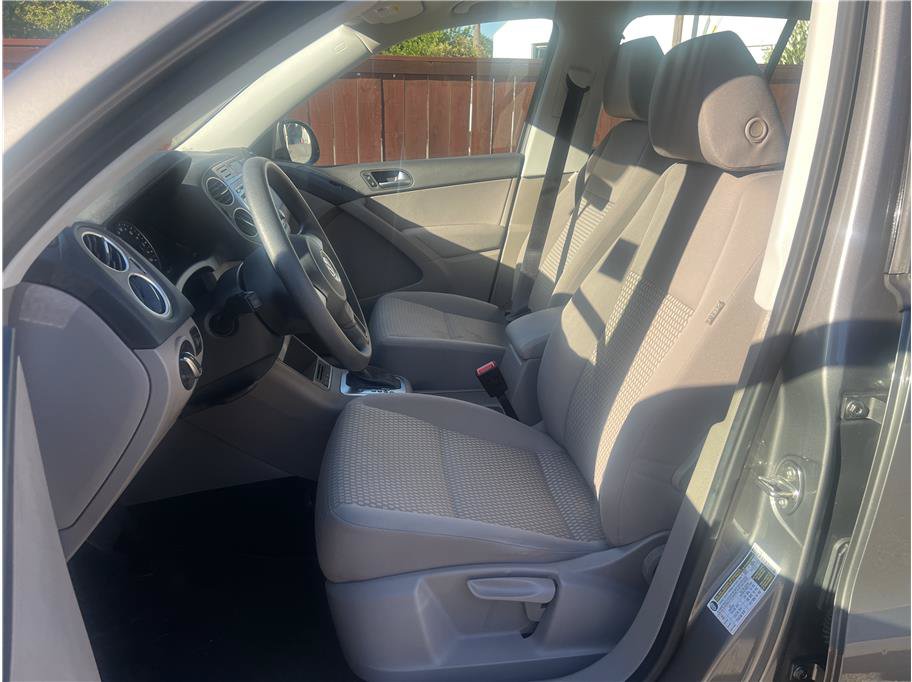 Used 2011 Volkswagen Tiguan S FWD image 11