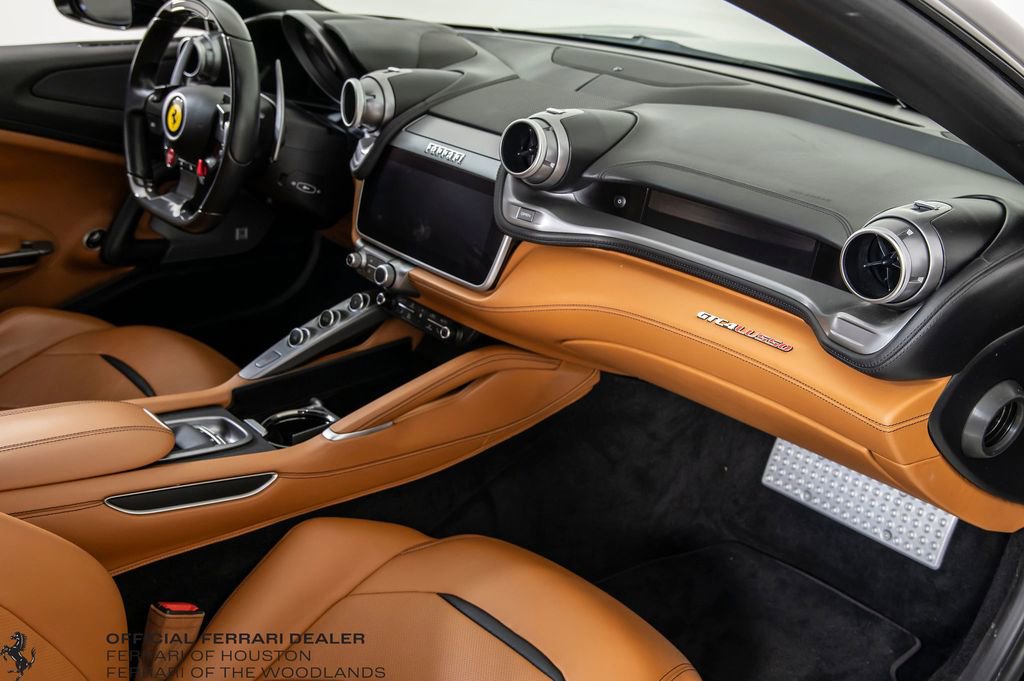 Used 2018 Ferrari GTC4Lusso image 20