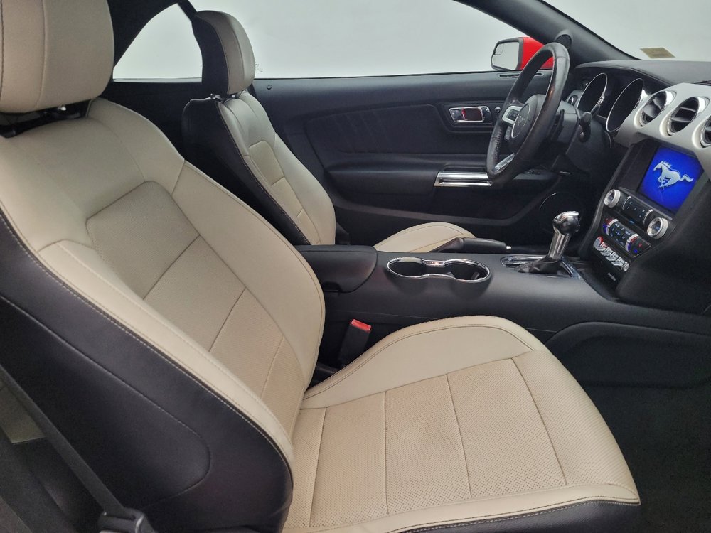 Used 2017 Ford Mustang Premium image 21