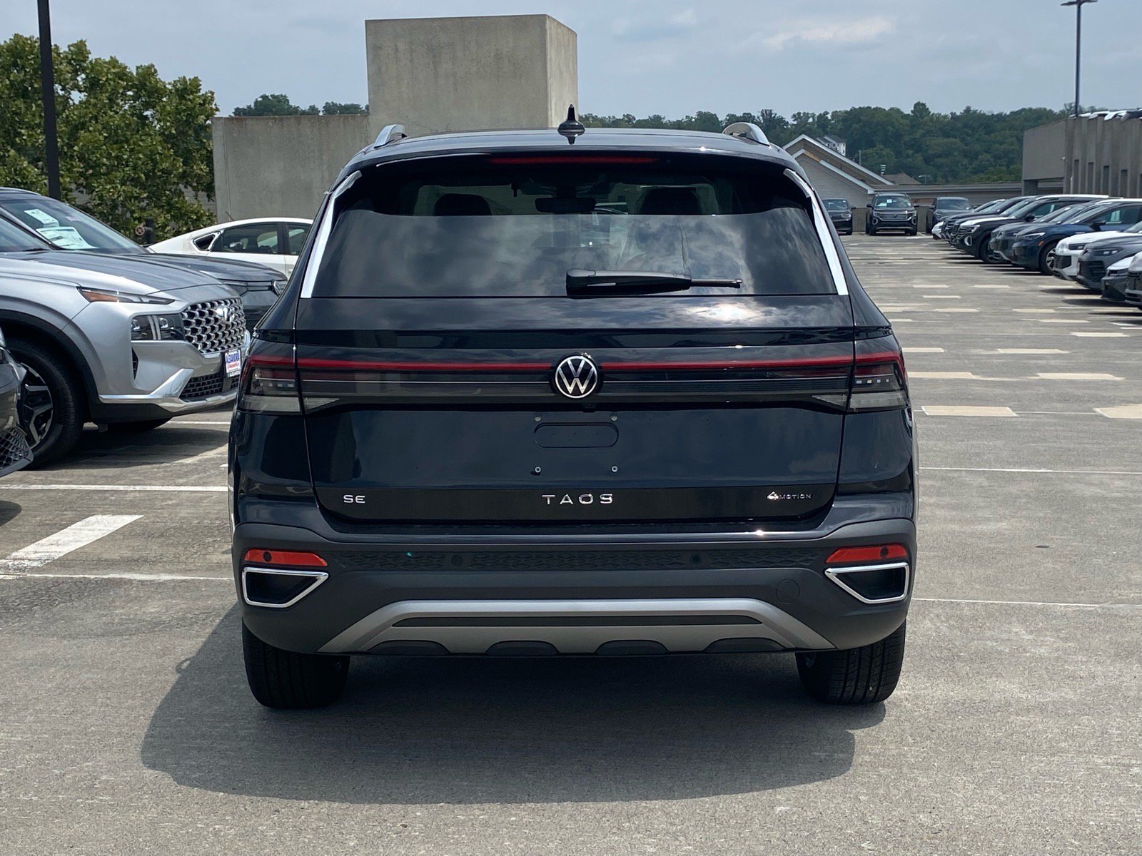 New 2026 Volkswagen Taos SE AWD/4WD image 4