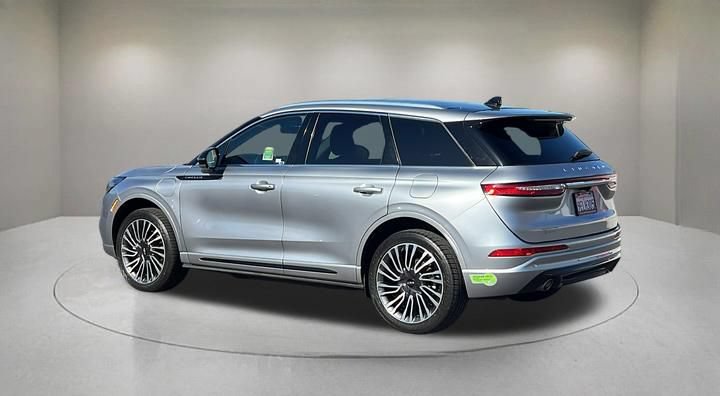 Certified 2022 Lincoln Corsair Grand Touring AWD/4WD image 4