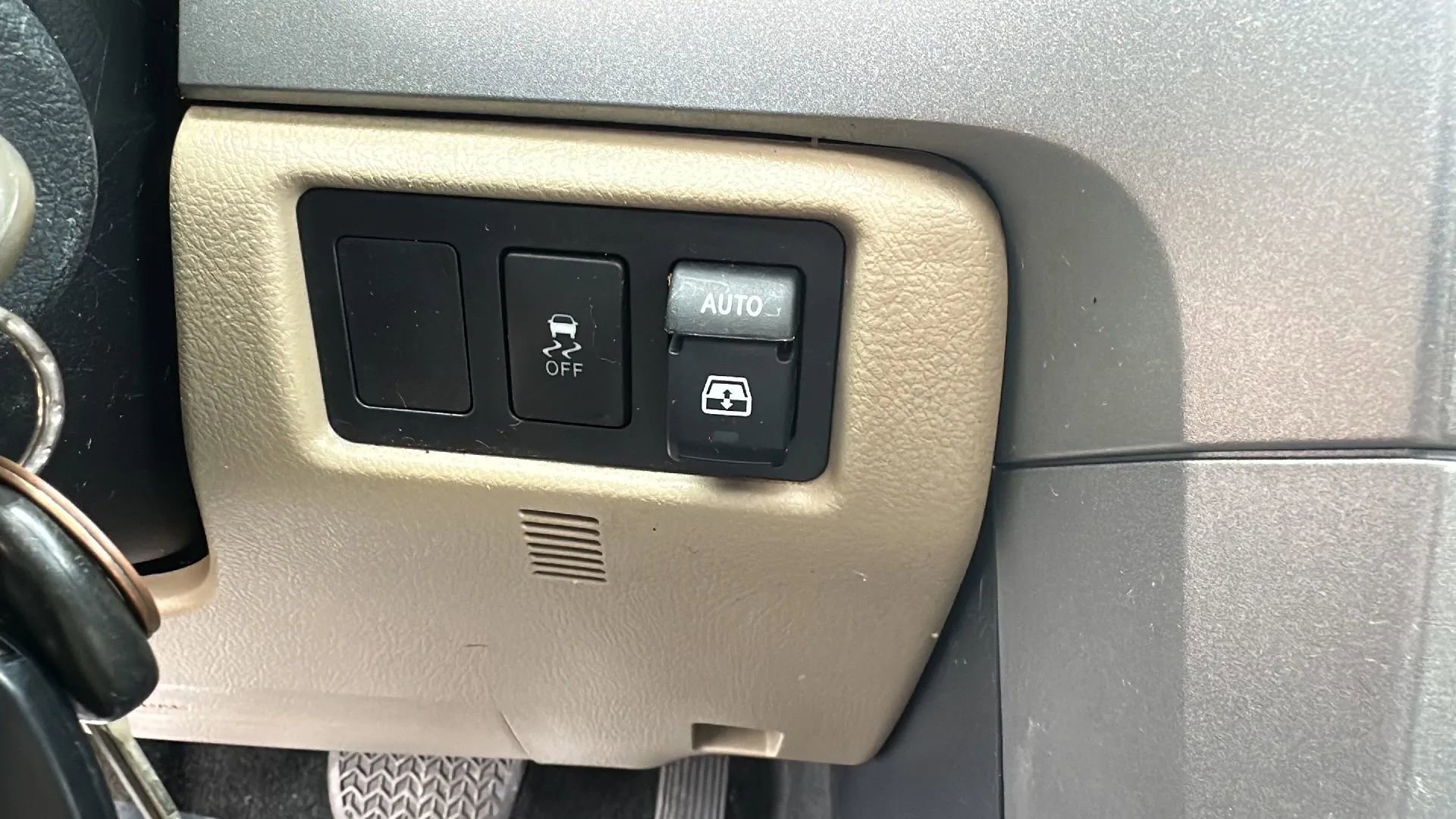 Used 2014 Toyota Sequoia SR5 AWD/4WD image 44