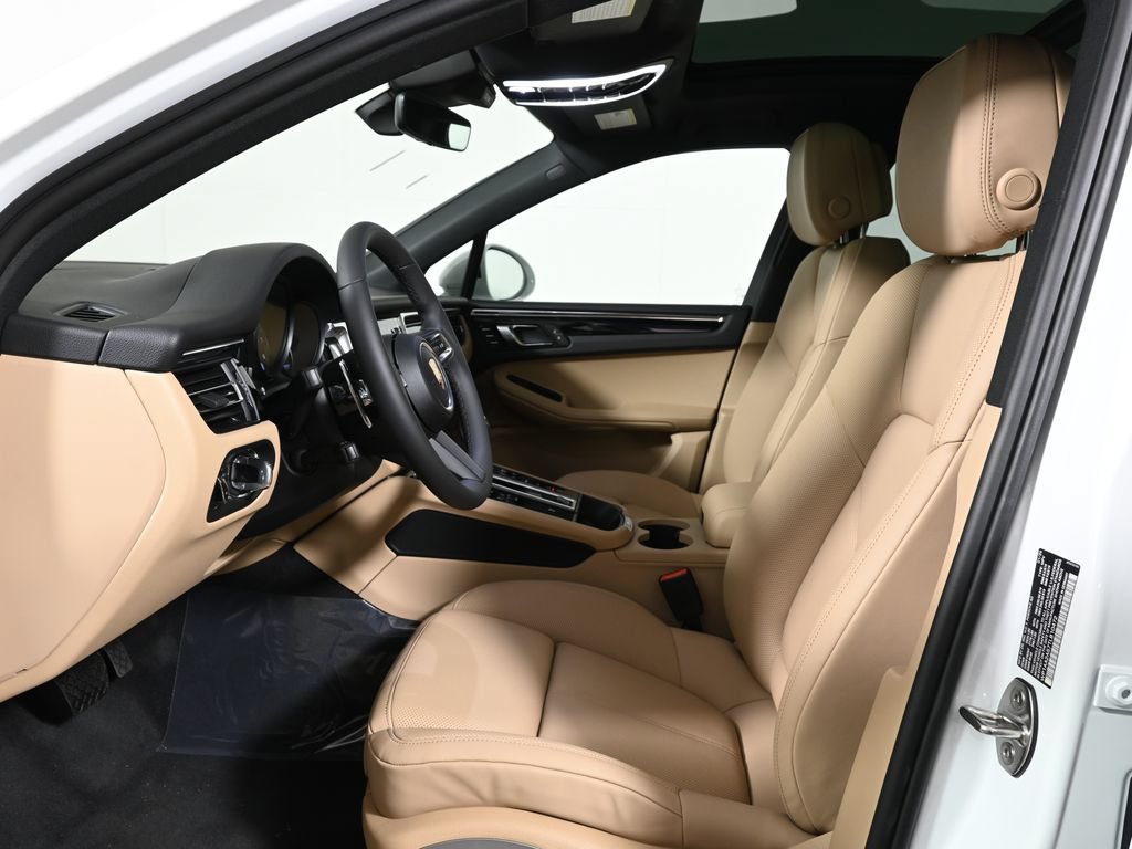 Used 2026 Porsche Macan AWD/4WD image 5