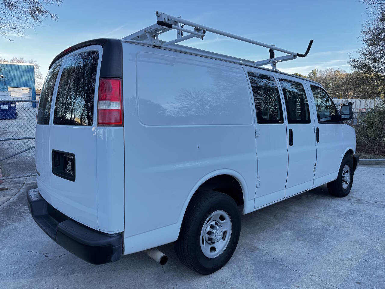 Used 2017 Chevrolet Express 2500 image 8