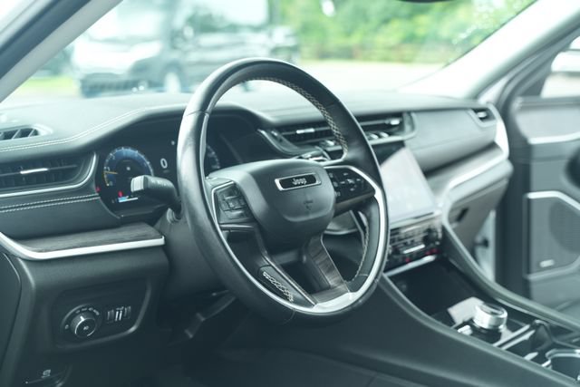 Used 2022 Jeep Grand Cherokee L Limited AWD/4WD image 30
