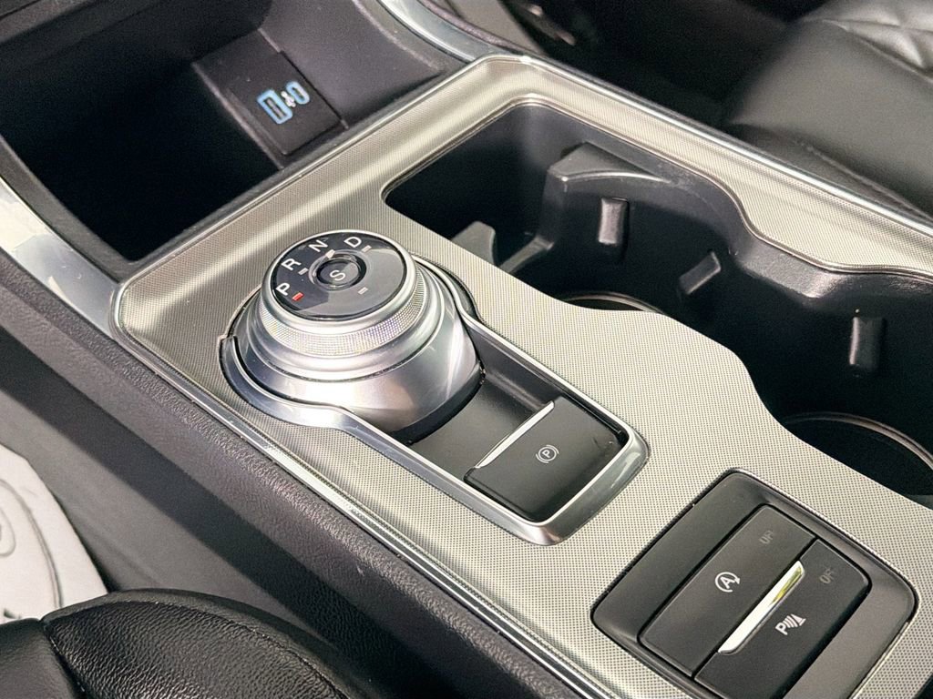 Used 2024 Ford Edge Titanium image 16