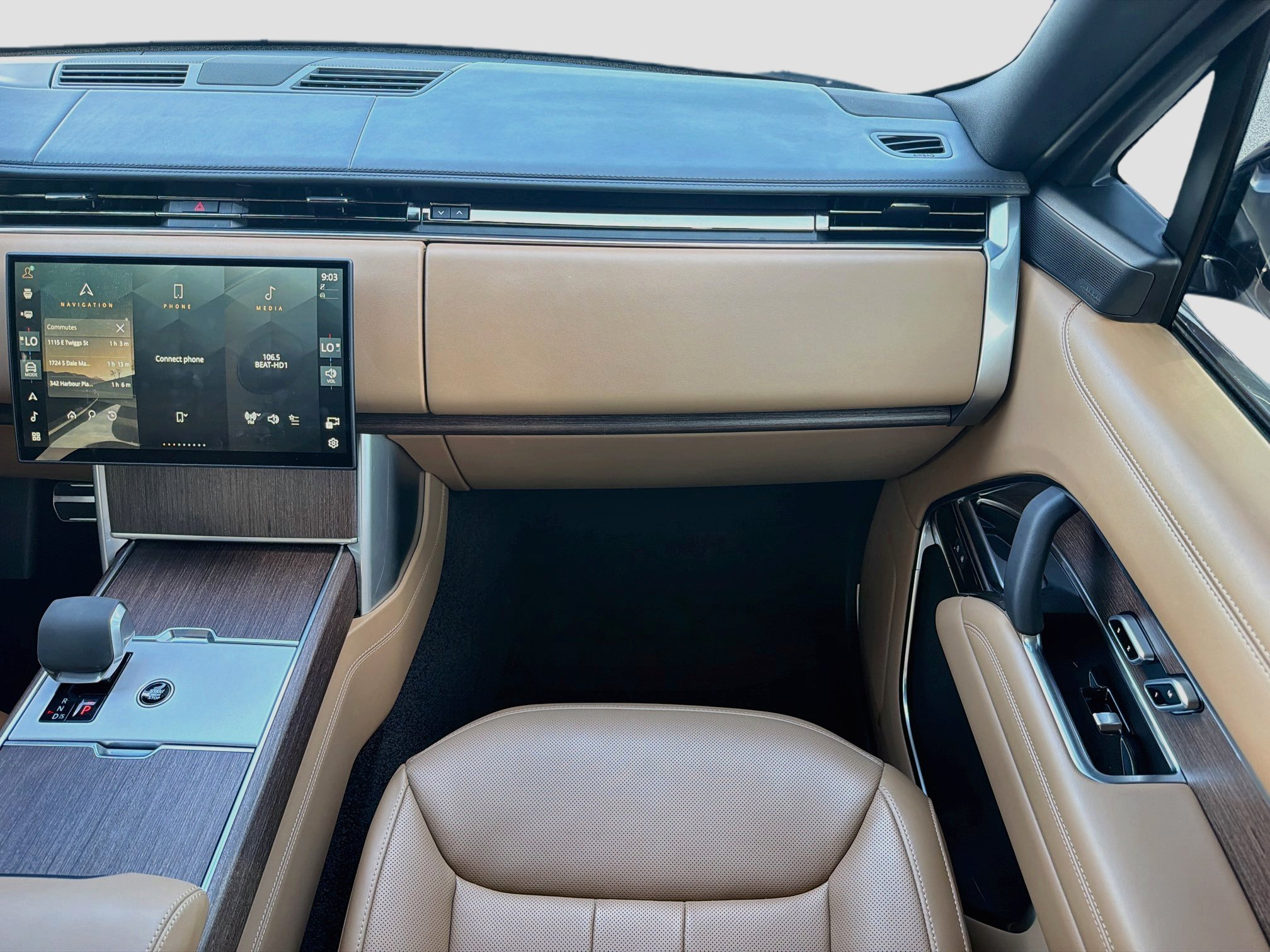 Used 2025 Land Rover Range Rover SE AWD/4WD image 19