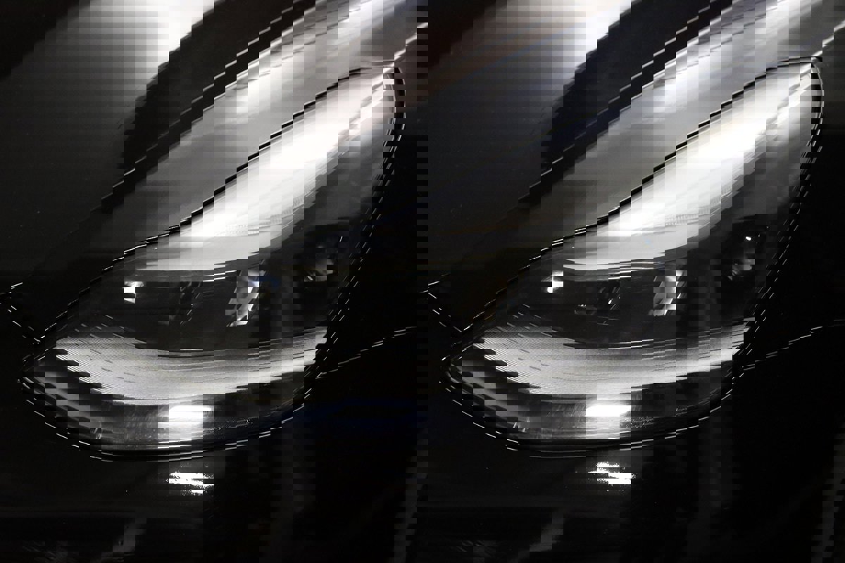 Used 2023 Tesla Model 3 Standard Range image 5