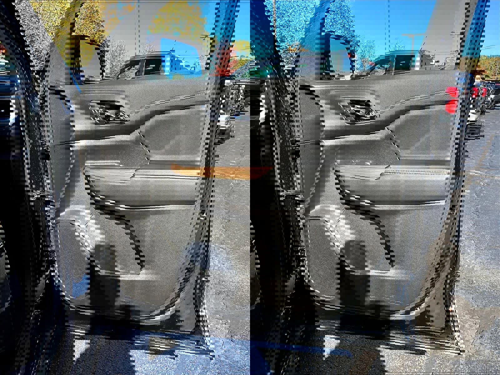 Used 2022 GMC Acadia SLE image 12