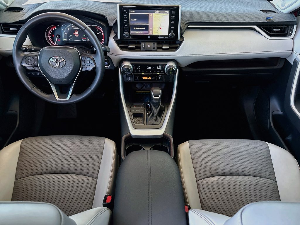 Certified 2021 Toyota RAV4 Limited FWD image 13