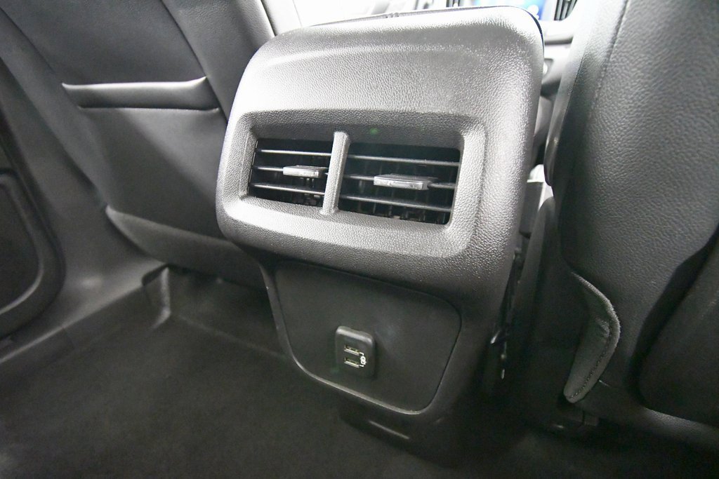 Used 2024 GMC Terrain SLT image 16