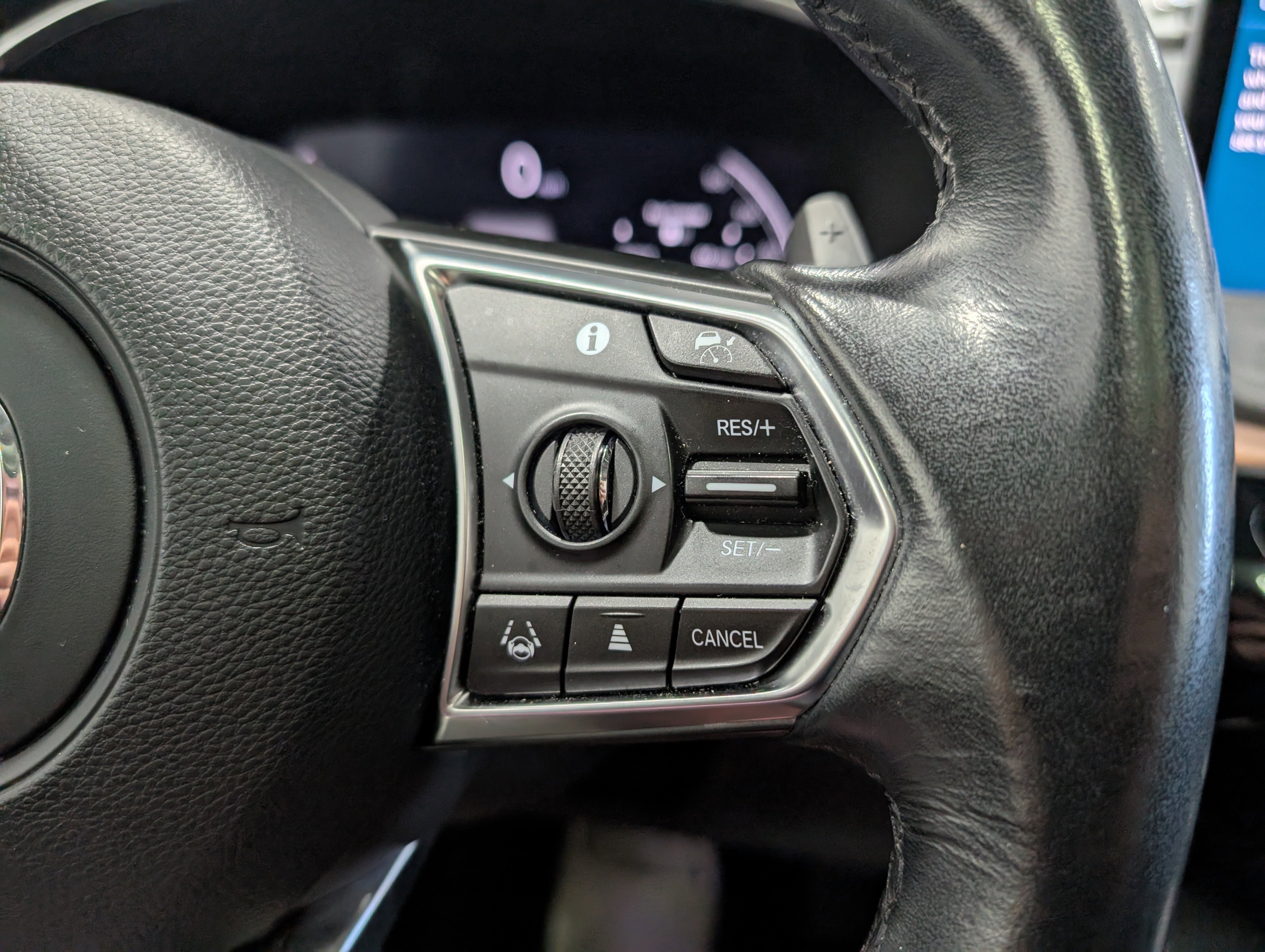 Used 2022 Acura MDX SH-AWD w/ Technology Package image 25