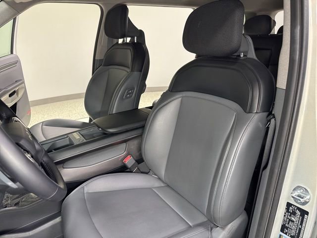 Used 2024 Kia EV9 Light RWD image 16