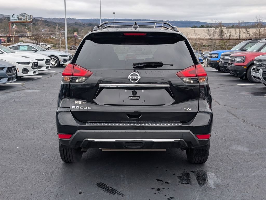 Used 2017 Nissan Rogue SV w/ Midnight Edition image 8
