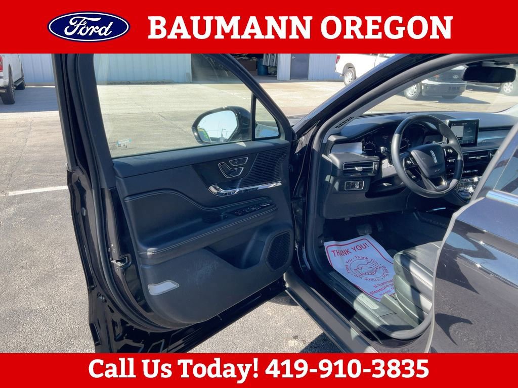 Used 2022 Lincoln Corsair AWD w/ Premium Package image 2