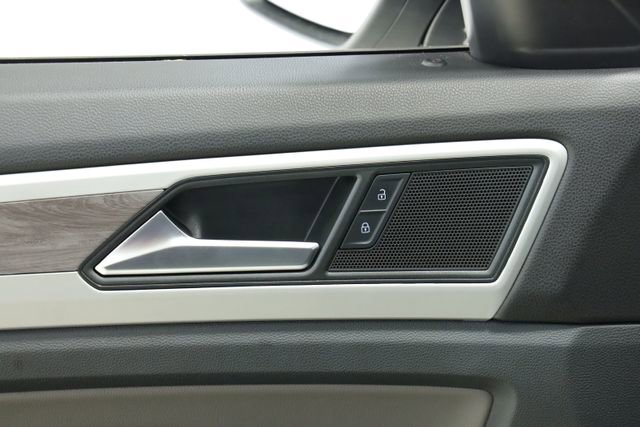 Certified 2022 Volkswagen Atlas Cross Sport SE image 30