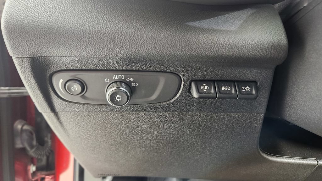 Used 2023 Buick Envision Avenir AWD/4WD image 22