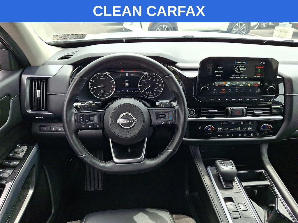 Used 2023 Nissan Pathfinder SL AWD/4WD image 2