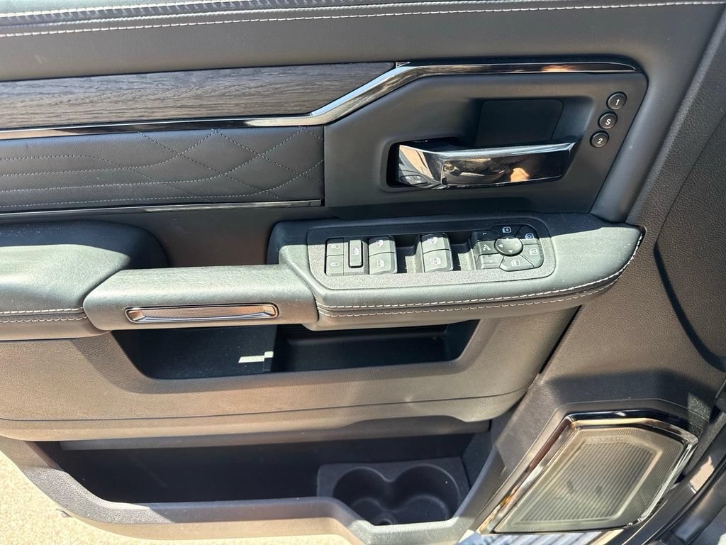 Used 2026 RAM 3500 Limited AWD/4WD image 22