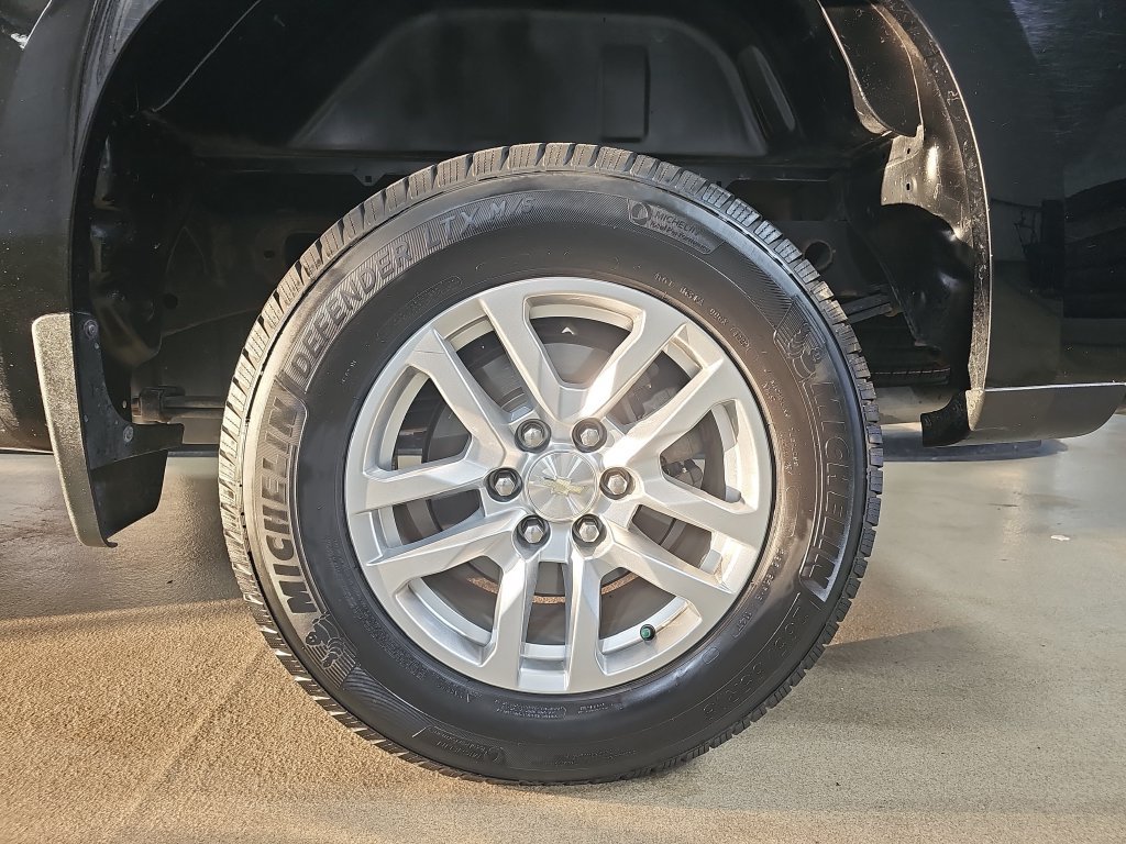 Used 2019 Chevrolet Silverado 1500 LT w/ All-Star Edition AWD/4WD image 38