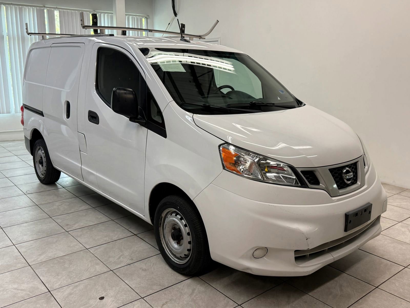 Used 2020 Nissan NV200 S FWD image 1