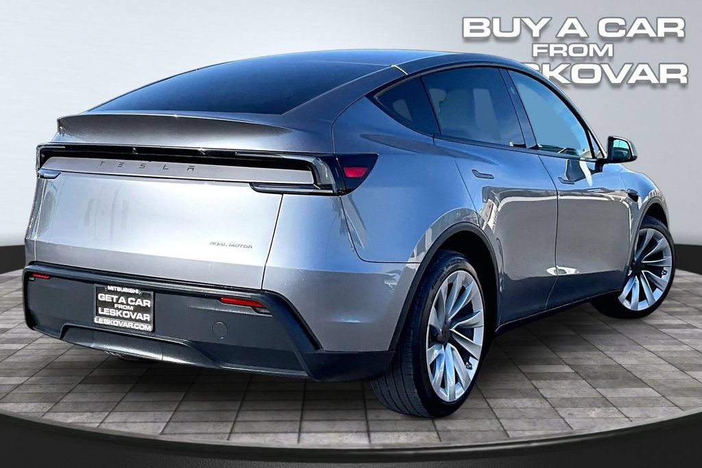 Used 2026 Tesla Model Y AWD image 12
