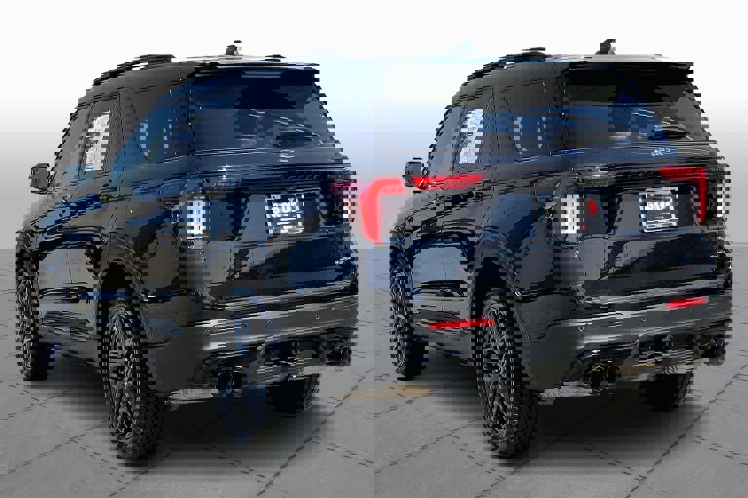 Used 2025 Ford Explorer ST-Line w/ ST-Line Street Pack image 12